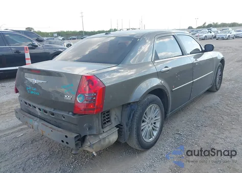 2010 Chrysler 300 Touring/Signature Series/Executive Series из США, поврежденный, VIN 2C3CA5CV1AH167130